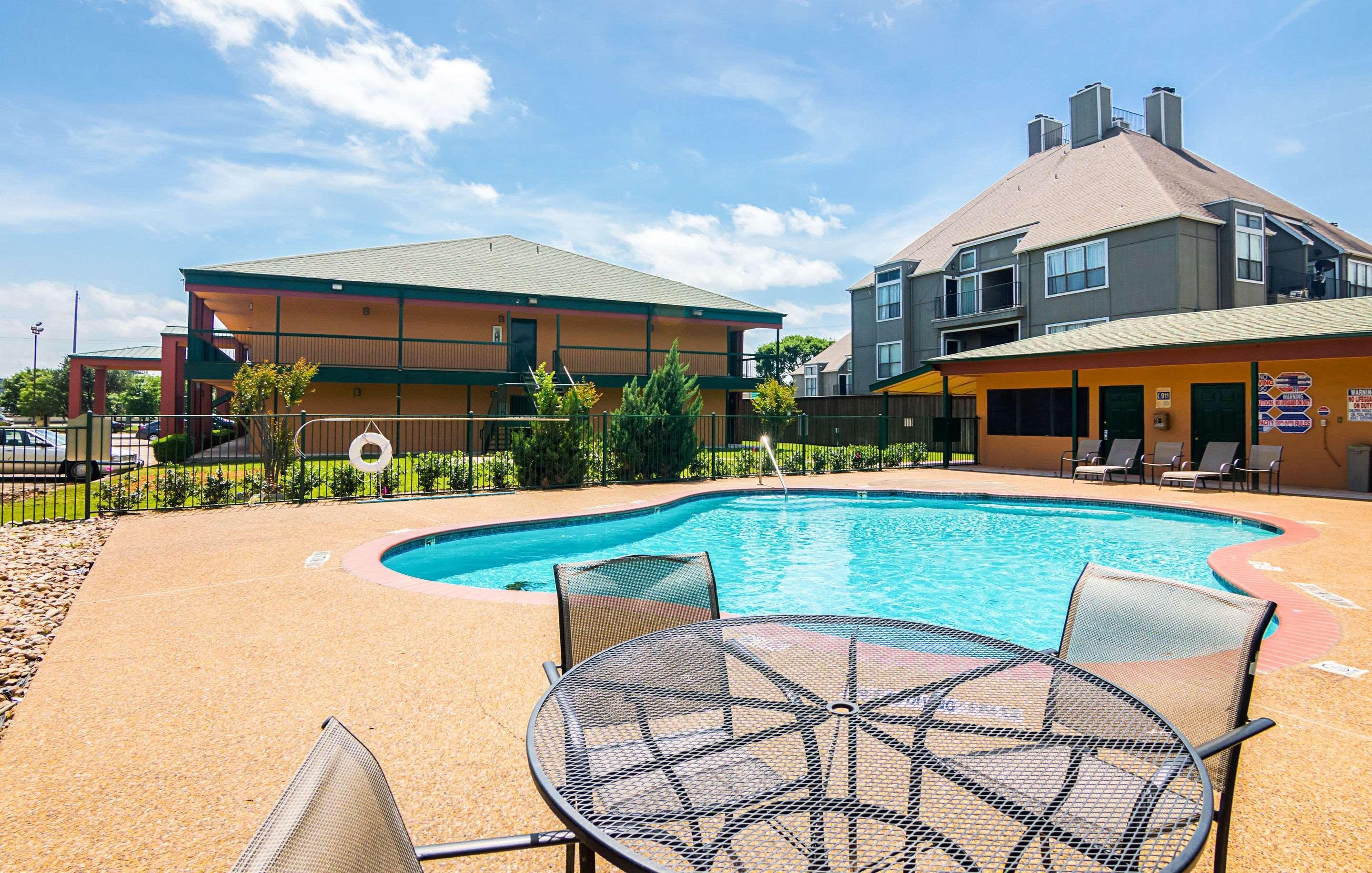 Quality Inn & Suites Garland - East Dallas Exterior foto